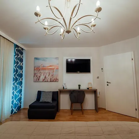 Diana Pensionat Makarska